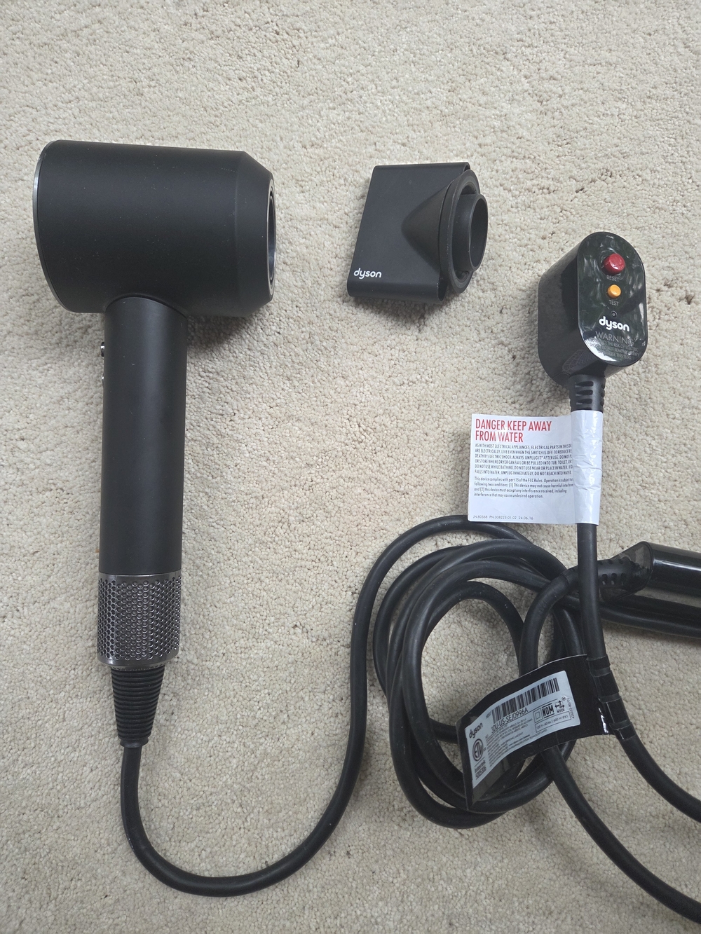 Dyson Supersonic Hair Dryer with Nozzle - Black